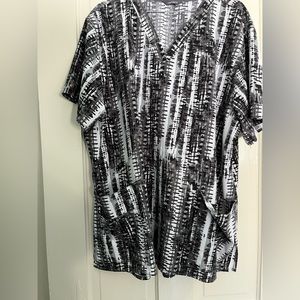 Carrhart Force ladies scrub top